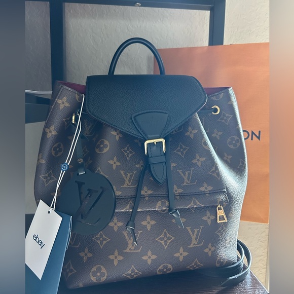 Louis Vuitton Handbags - Like New Montsouris PM Backpack